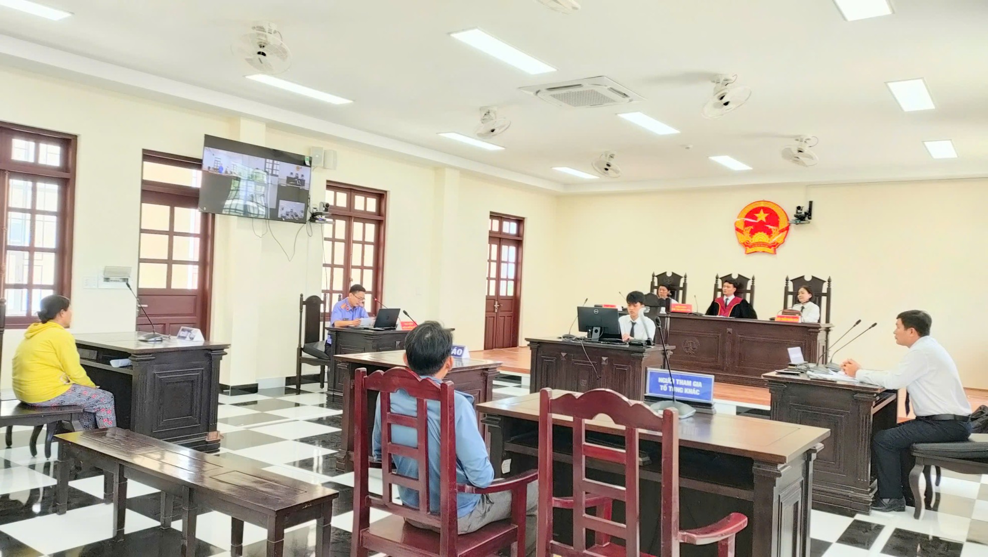 VKSND Khu vực 5 - Cần Thơ phối hợp tổ chức nhiều phiên tòa hình sự trực tuyến rút kinh nghiệm
