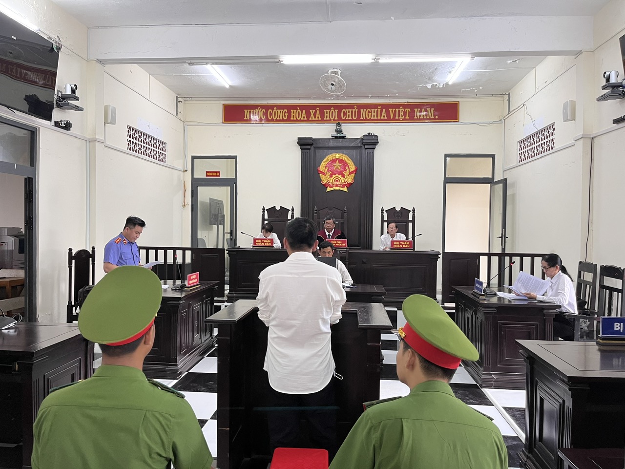 Nâng cao bản lĩnh và kỹ năng nghề nghiệp cho Kiểm sát viên qua thực tiễn xét xử