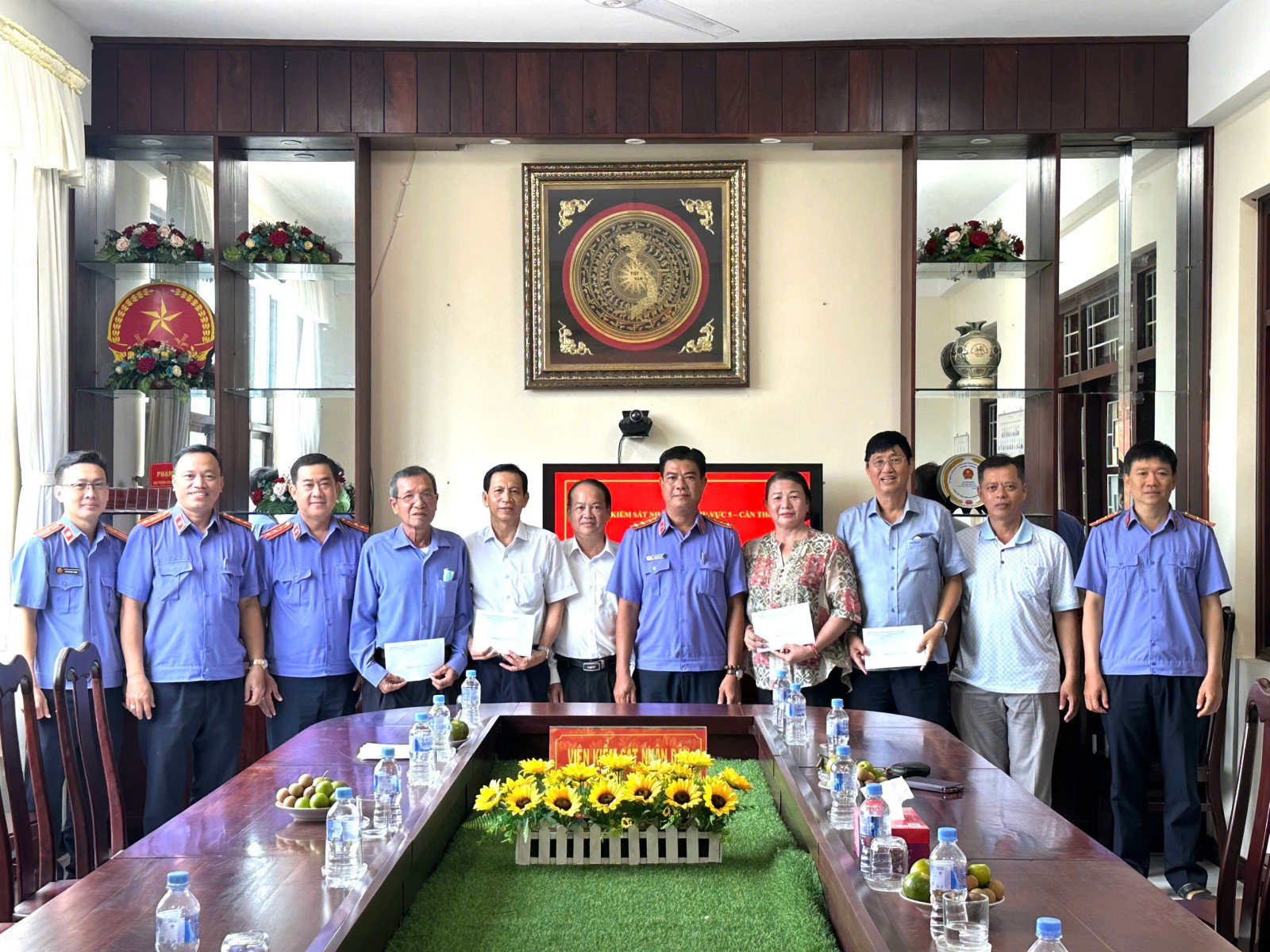 VKSND Khu vực 5 - Cần Thơ tổ chức họp mặt chào mừng Kỷ niệm 66 năm Ngày thành lập ngành Kiểm sát nhân dân