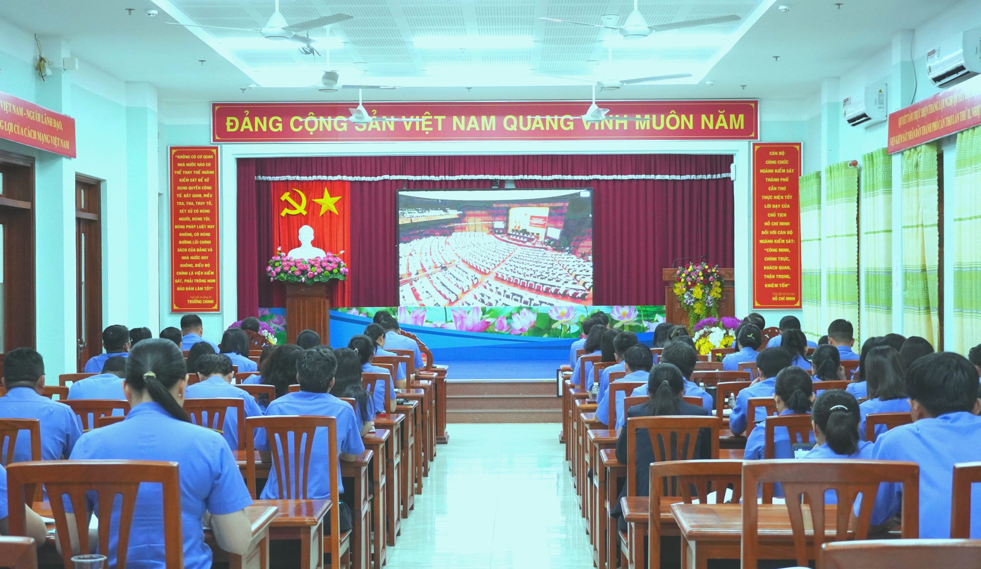 Đảng bộ VKSND thành phố Cần Thơ tham dự Hội nghị toàn quốc nghiên cứu, học tập, quán triệt Nghị quyết Hội nghị lần thứ ba Ban Chấp hành Trung ương Đảng khóa XIV