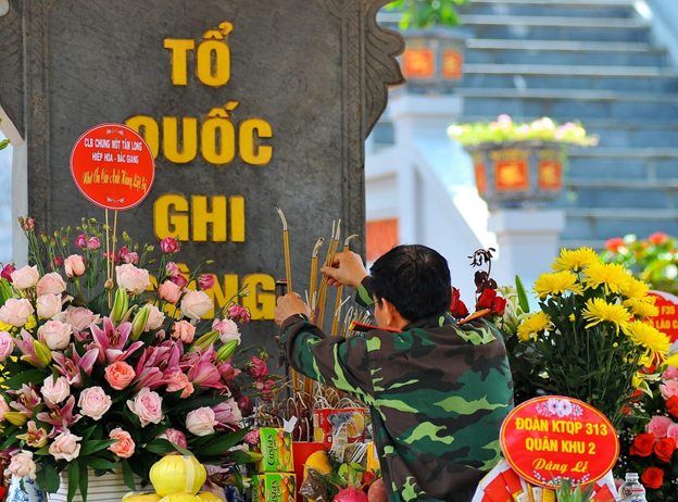 Tiếp nối truyền thống "Uống nước nhớ nguồn" bằng hành động của người cán bộ Kiểm sát