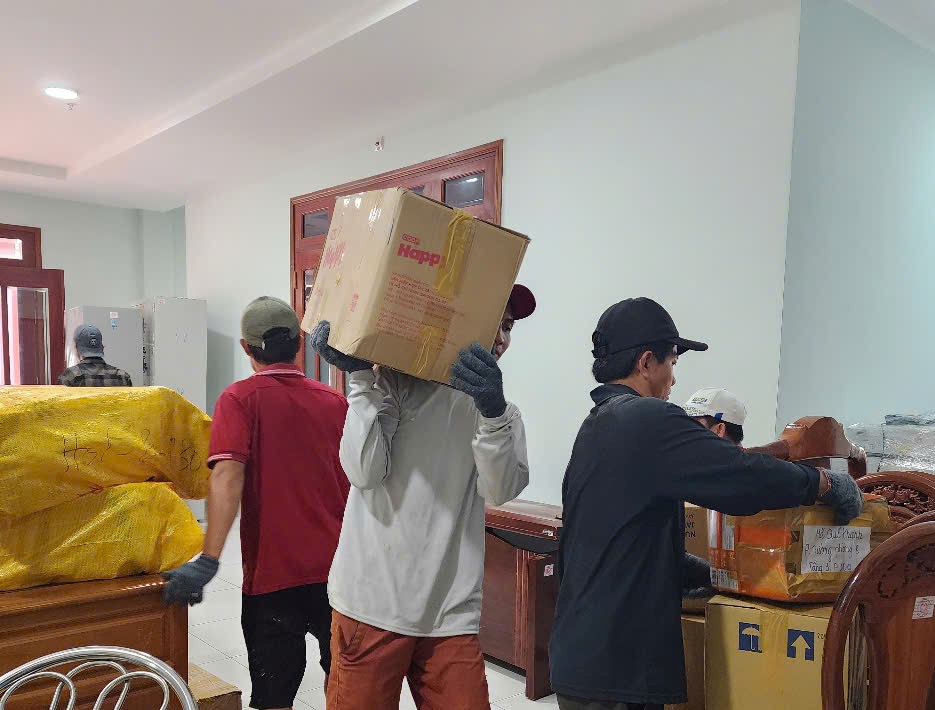 VKSND tỉnh Hậu Giang và VKSND tỉnh Sóc Trăng di chuyển tài sản, hồ sơ, tài liệu đến VKSND TP Cần Thơ để chuẩn bị làm việc sau hợp nhất