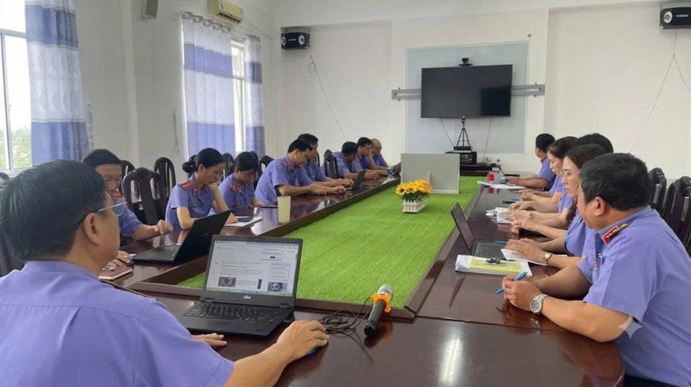 VKSND Khu vực 7 - Cần Thơ gắn thực hiện dân chủ với trách nhiệm công vụ