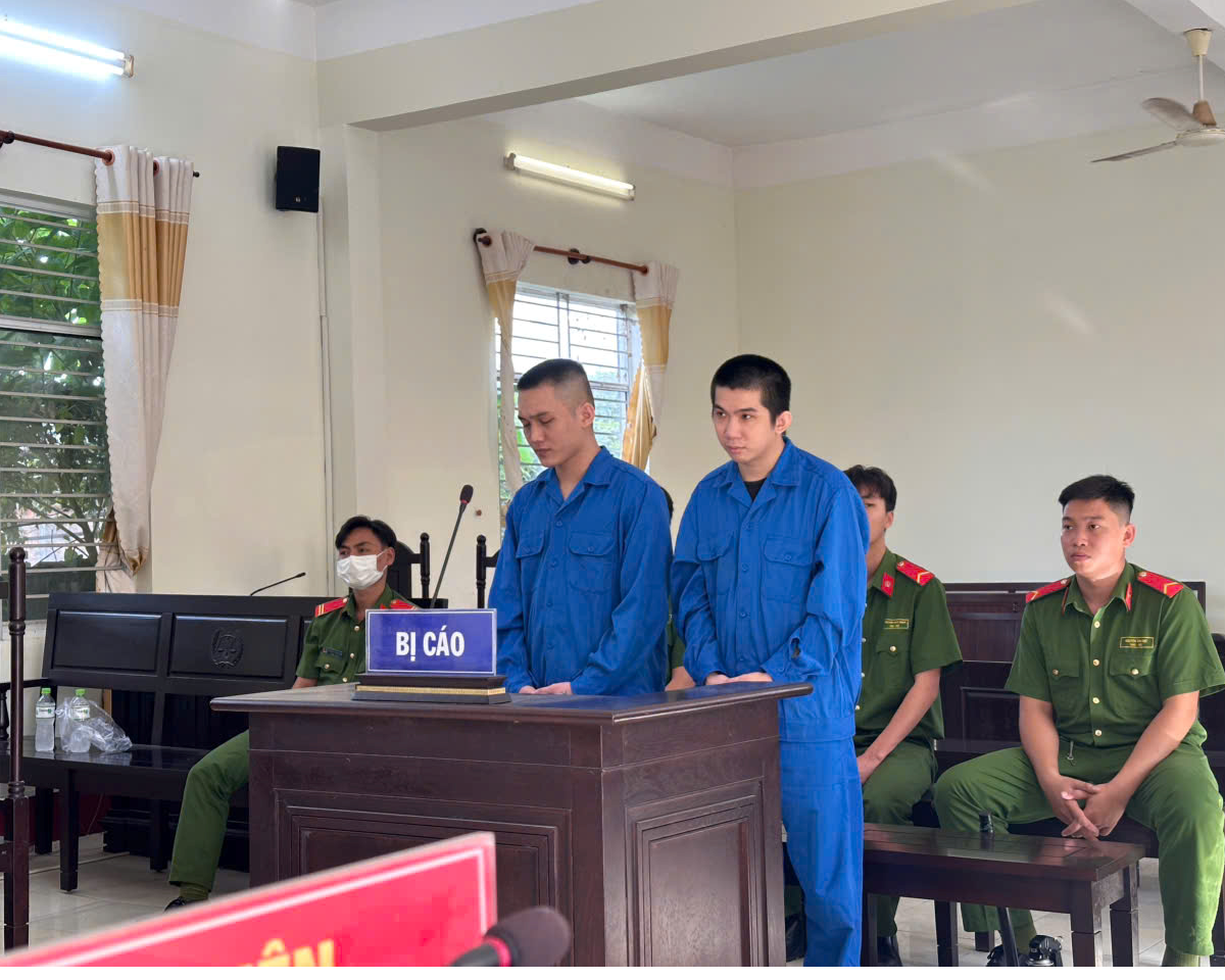 Cái Răng: Rủ nhau mang hung khí đi cướp tài sản, hai bị cáo cùng lãnh án