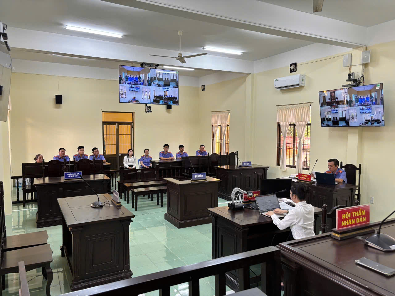 Lãnh đạo VKSND Khu vực 13 trực tiếp thực hành quyền công tố tại phiên tòa trực tuyến rút kinh nghiệm