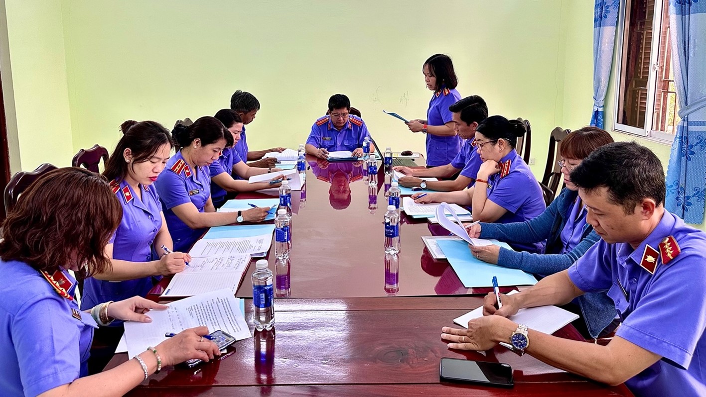 Kiểm tra công tác chuẩn bị cho việc sáp nhập tại trụ sở Viện kiểm sát nhân dân huyện Cờ Đỏ