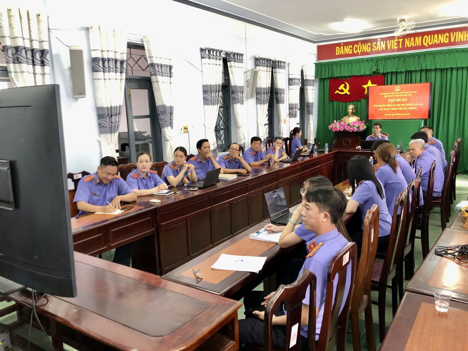 VKSND Khu vực 3 - Cần Thơ tổ chức tập huấn ứng dụng  công cụ trí tuệ nhân tạo (AI) sản xuất video truyền thông