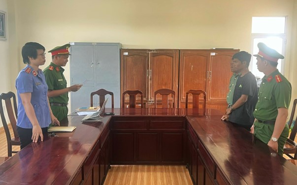 VKSND Khu vực 8 - Cần Thơ phối hợp cơ quan điều tra xử lý nghiêm đối tượng sử dụng trái phép chất ma tuý sau cai nghiện