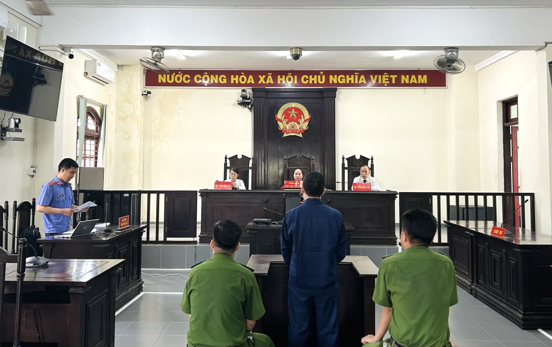 VKSND Khu vực 1 tổ chức phiên tòa rút kinh nghiệm hai cấp vụ án Trộm cắp tài sản