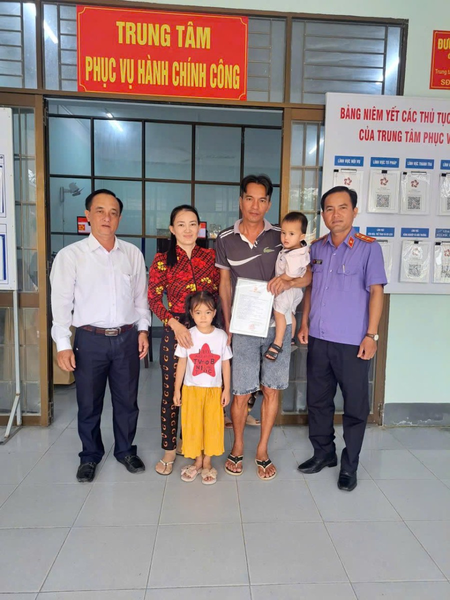  VKSND Khu vực 12 - Cần Thơ: Chủ động bảo vệ quyền dân sự cho người yếu thế, 04 trường hợp được cấp Giấy khai sinh