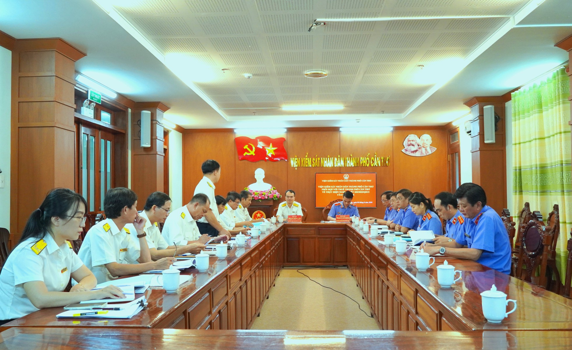 VKSND thành phố Cần Thơ phối hợp với Thuế thành phố về thực hiện Nghị quyết số 205/2025/QH15 của Quốc hội