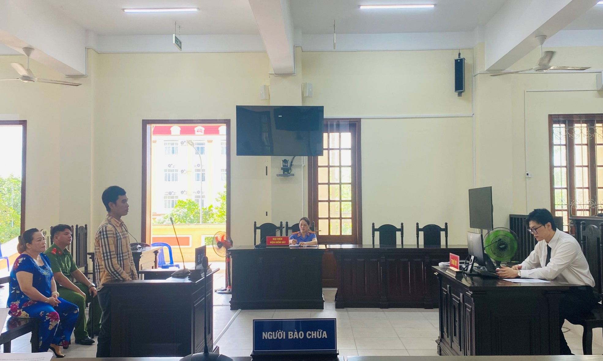          Đòi nợ bằng hành vi bạo lực - từ chủ nợ thành bị cáo