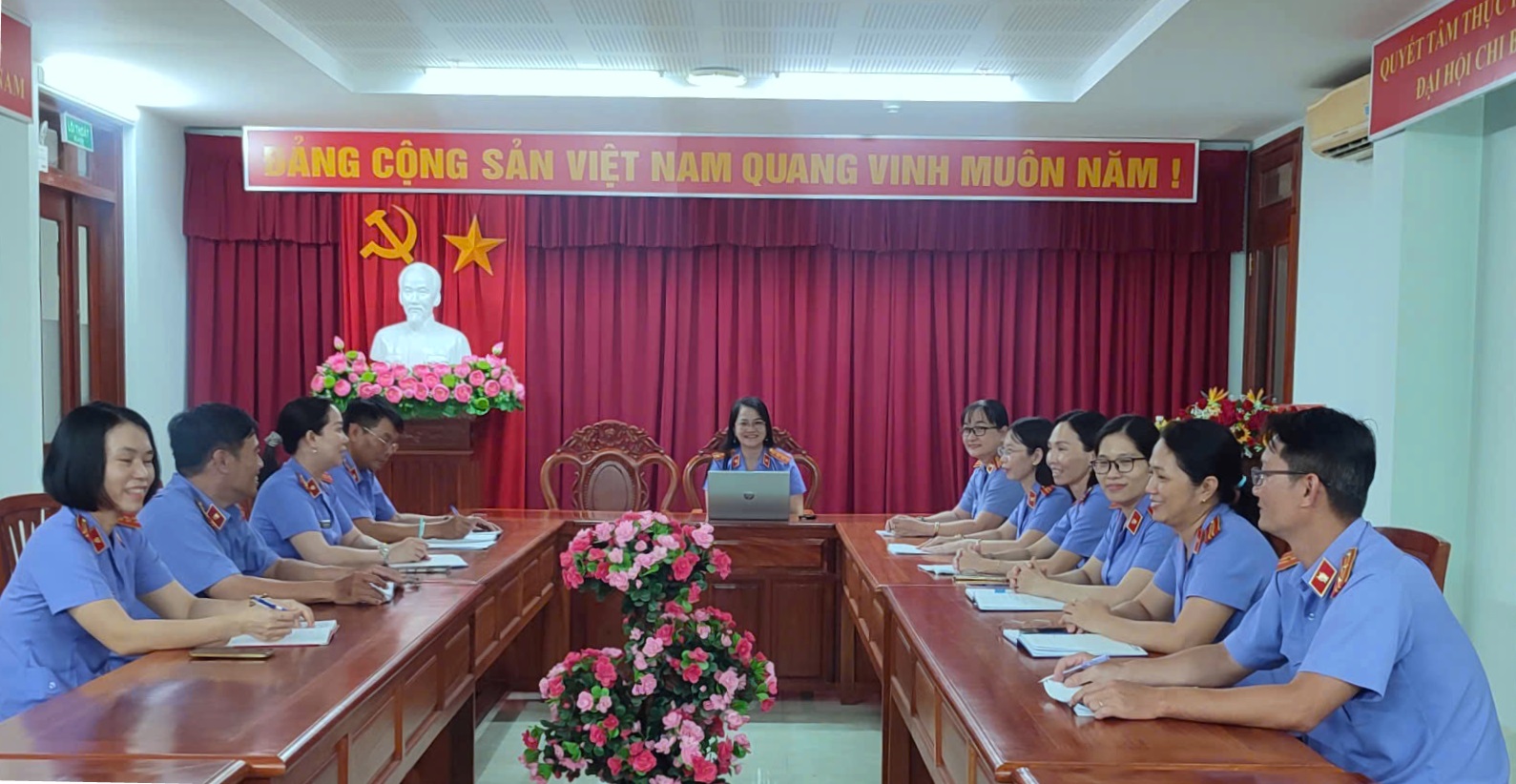 Học tập và làm theo Bác gắn với phát huy vai trò phụ nữ ngành Kiểm sát
