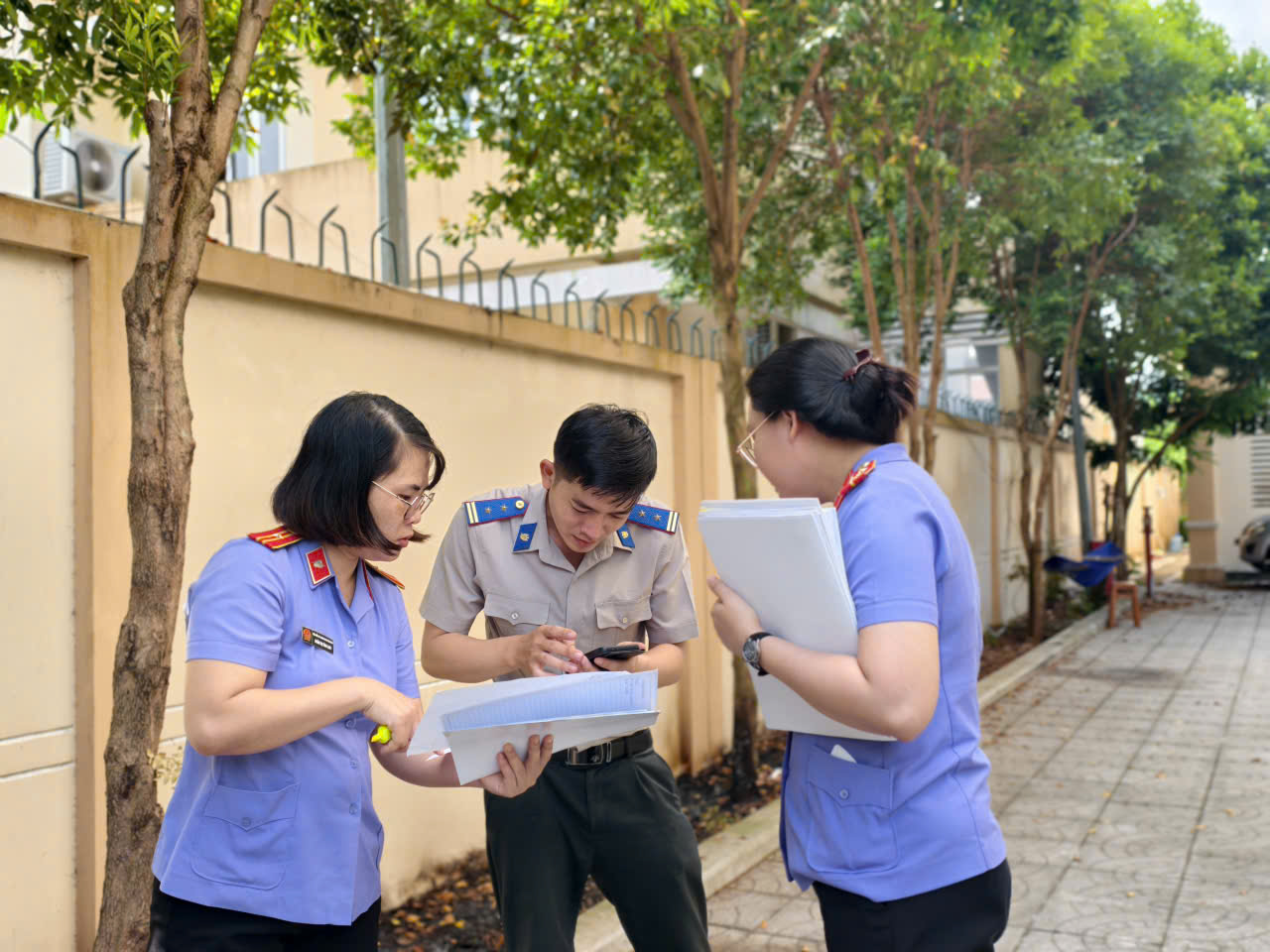 VKSND Khu vực 4 - Cần Thơ kiểm sát việc tiêu hủy vật chứng trong các vụ án hình sự