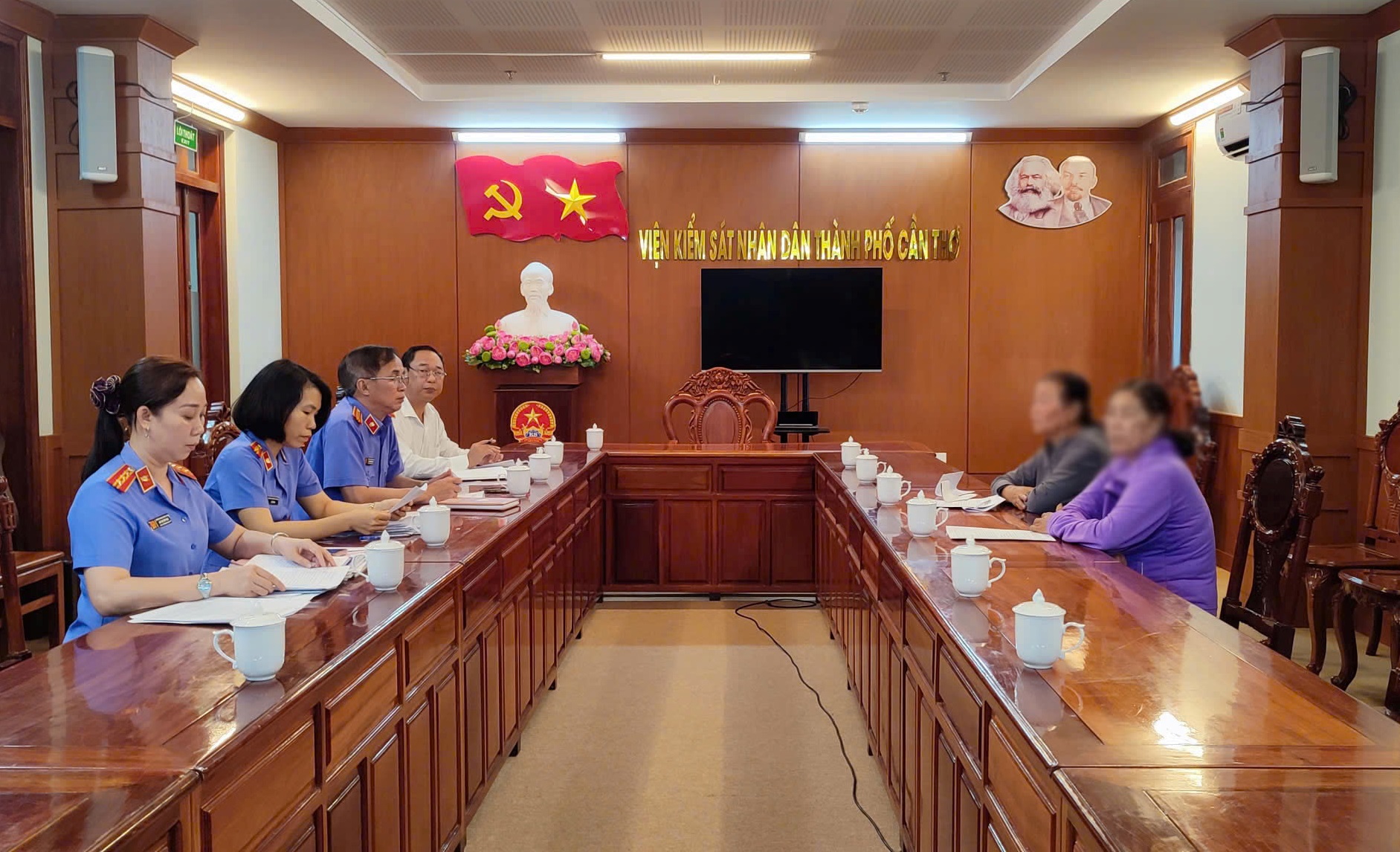 VKSND thành phố Cần Thơ tổ chức thương lượng thành hai trường hợp bồi thường oan sai