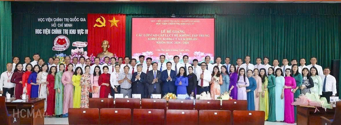 VKSND thành phố Cần Thơ có 02 công chức tốt nghiệp lớp Cao cấp lý luận chính trị hệ không tập trung 