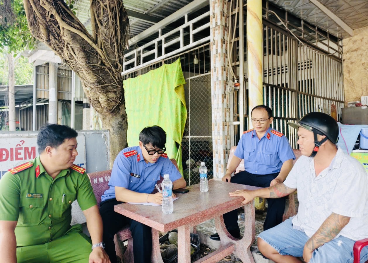 Tiếp nhận phản ánh qua mã QR: VKSND Khu vực 4 - Cần Thơ kiến nghị xử lý tình hình lấn chiếm lề đường tại Thạnh Phú (Cần Thơ)