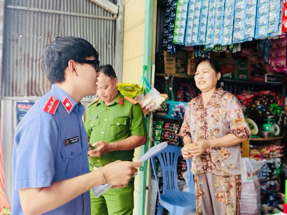 Tiếp nhận phản ánh qua mã QR: VKSND Khu vực 4 - Cần Thơ kiến nghị xử lý tình hình ô nhiễm môi trường tại chợ Thạnh Phú (Cần Thơ)