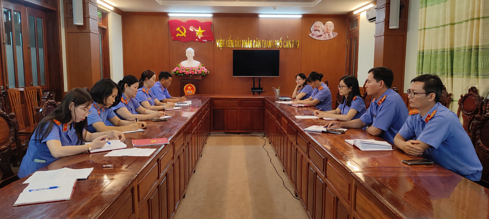 Học tập và làm theo tư tưởng, đạo đức, phong cách Hồ Chí Minh từ câu chuyện "Nước nóng, nước nguội"