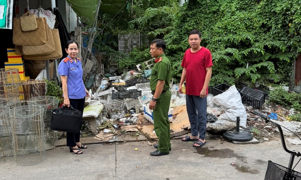 VKSND Khu vực 6 - Cần Thơ kiến nghị khắc phục tình trạng ô nhiễm môi trường tại chợ Trà Quýt