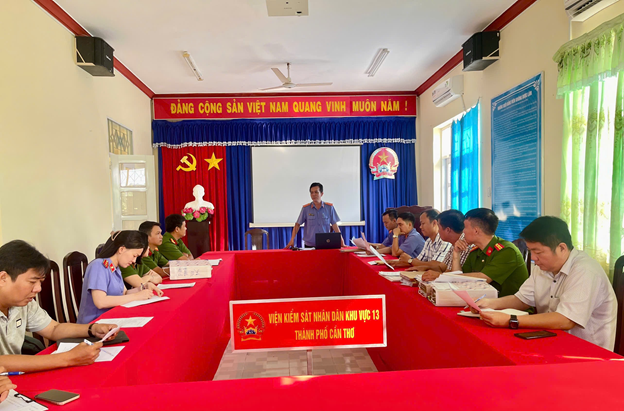VKSND Khu vực 13 - Cần Thơ trực tiếp kiểm sát nguồn tin tội phạm tại 09 Công an cấp xã