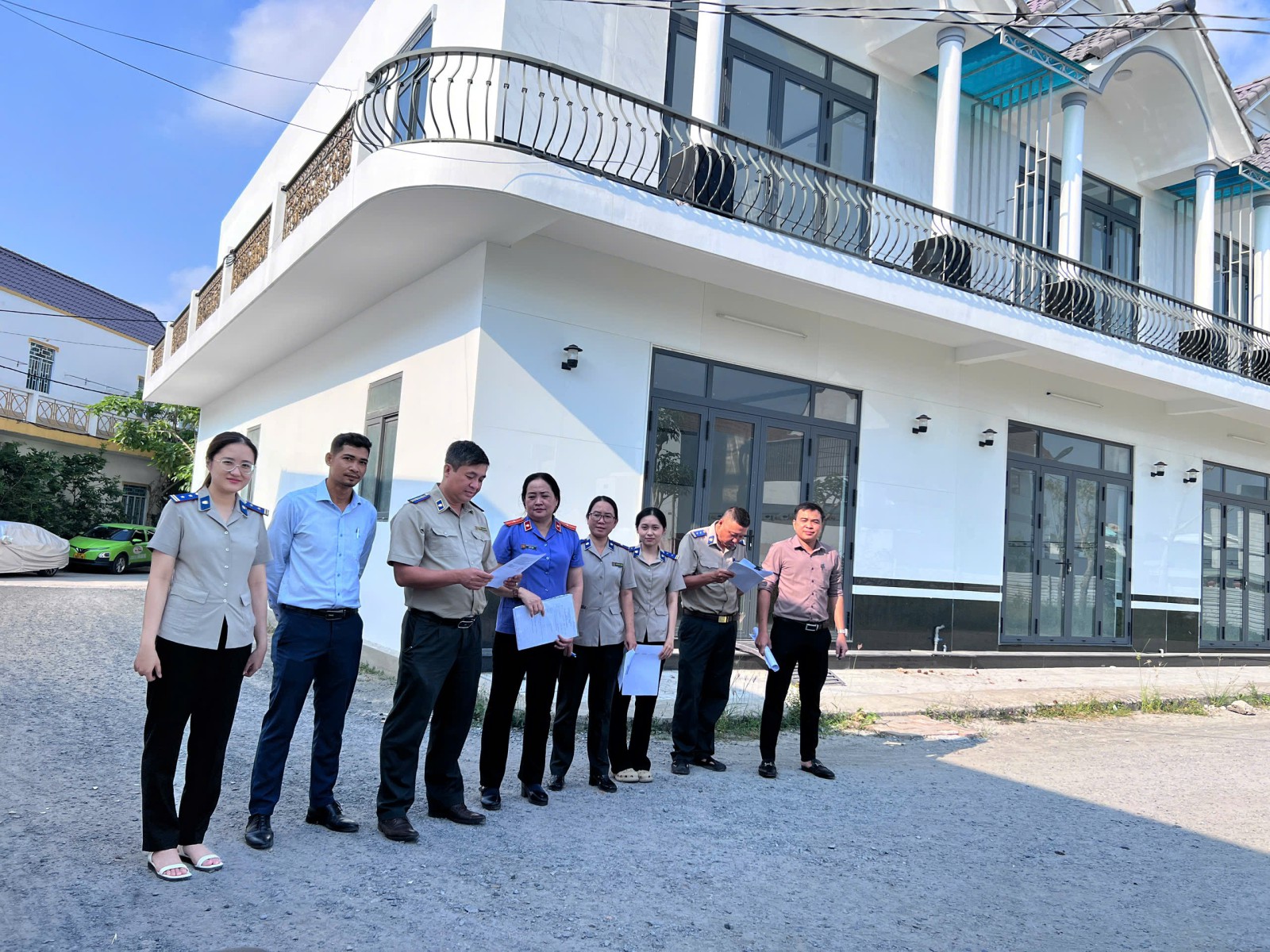 VKSND Khu vực 5 - Cần Thơ kiểm sát cưỡng chế kê biên tài sản thi hành án