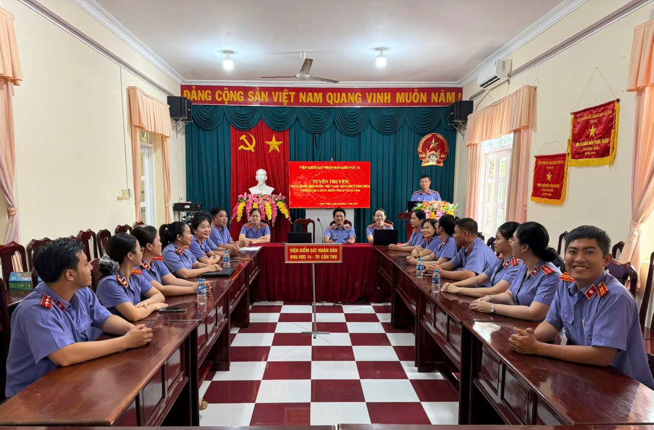     VKSND Khu vực 14 tổ chức tổng kết phong trào thi đua nội bộ “Viện kiểm sát nhân dân Khu vực 14 thực hiện có hiệu quả các hoạt động hưởng ứng Ngày pháp luật nước Cộng hòa xã hội chủ nghĩa Việt Nam năm 2025”