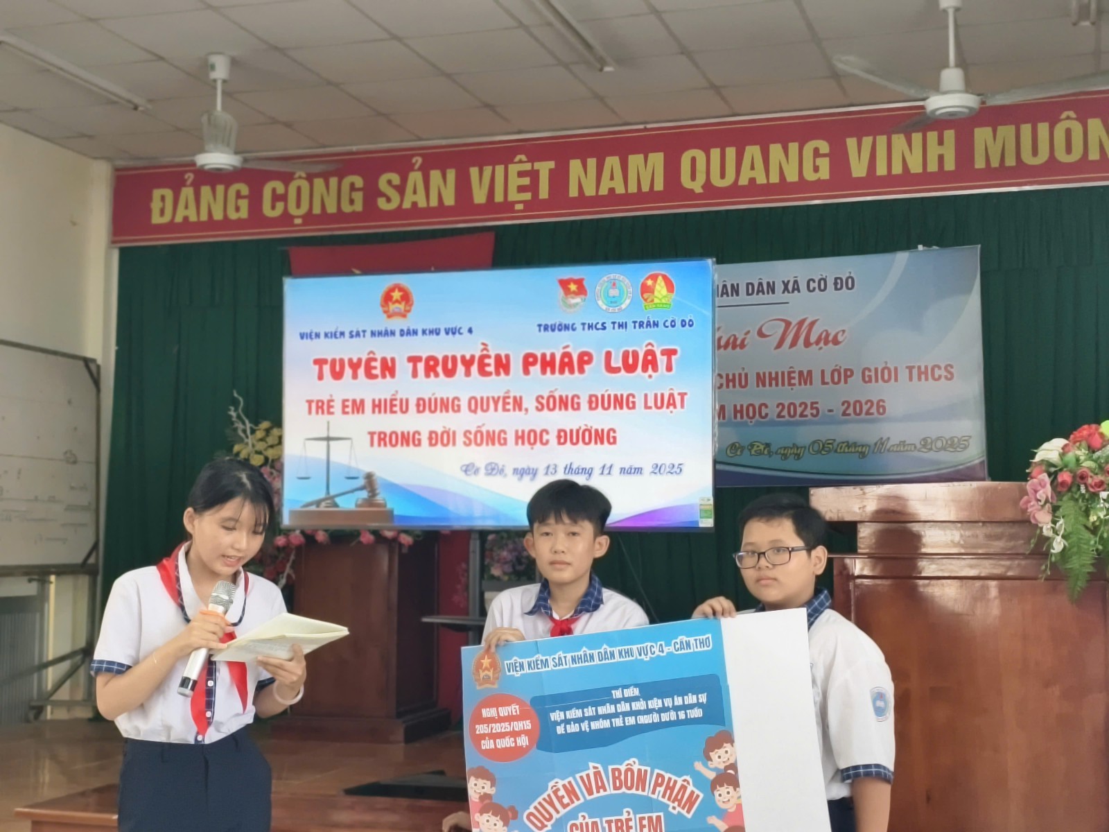 VKSND Khu vực 4 - Cần Thơ tổ chức hoạt động tuyên truyền Nghị quyết 205/2025/QH tại Trường THCS thị trấn Cờ Đỏ