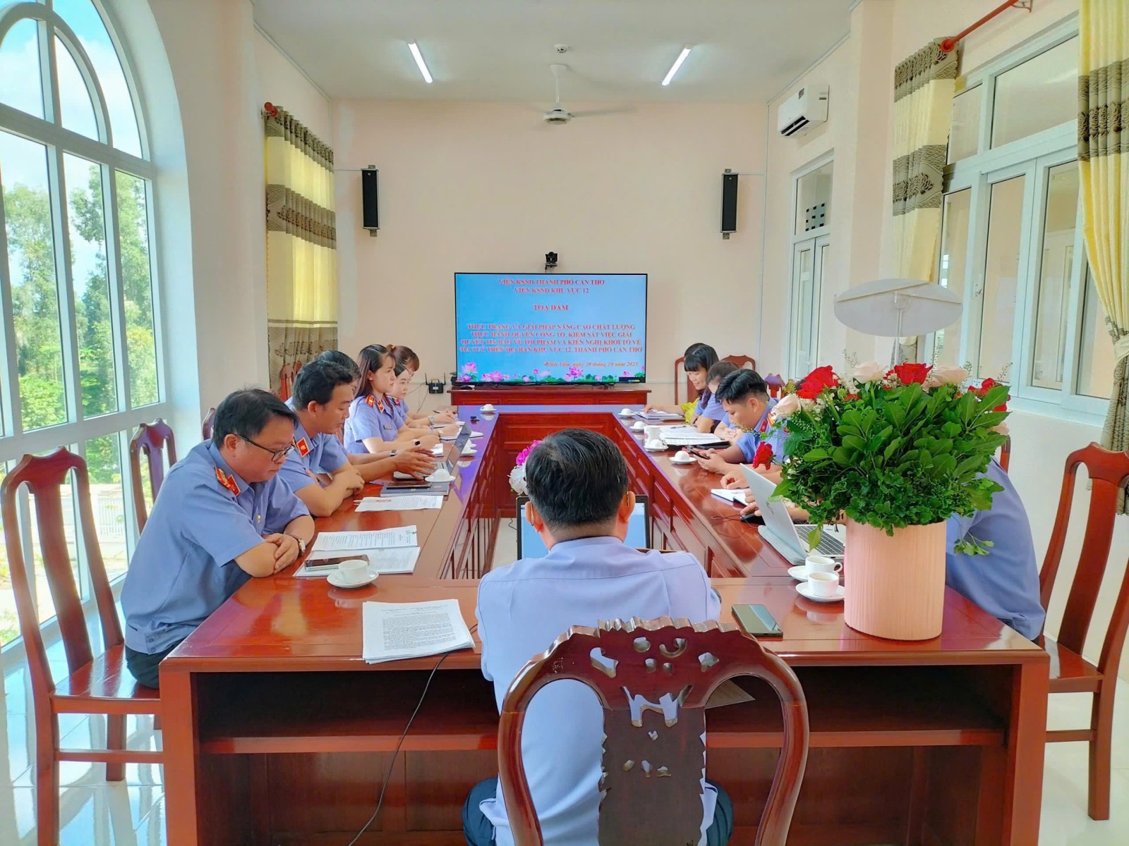 VKSND Khu vực 12 tổ chức Tọa đàm nghiệp vụ về “Thực trạng và giải pháp nâng cao chất lượng công tác THQCT, Kiểm sát việc giải quyết tố giác, tin báo về tội phạm và kiến nghị khởi tố các tội phạm về ma túy trên địa bàn”