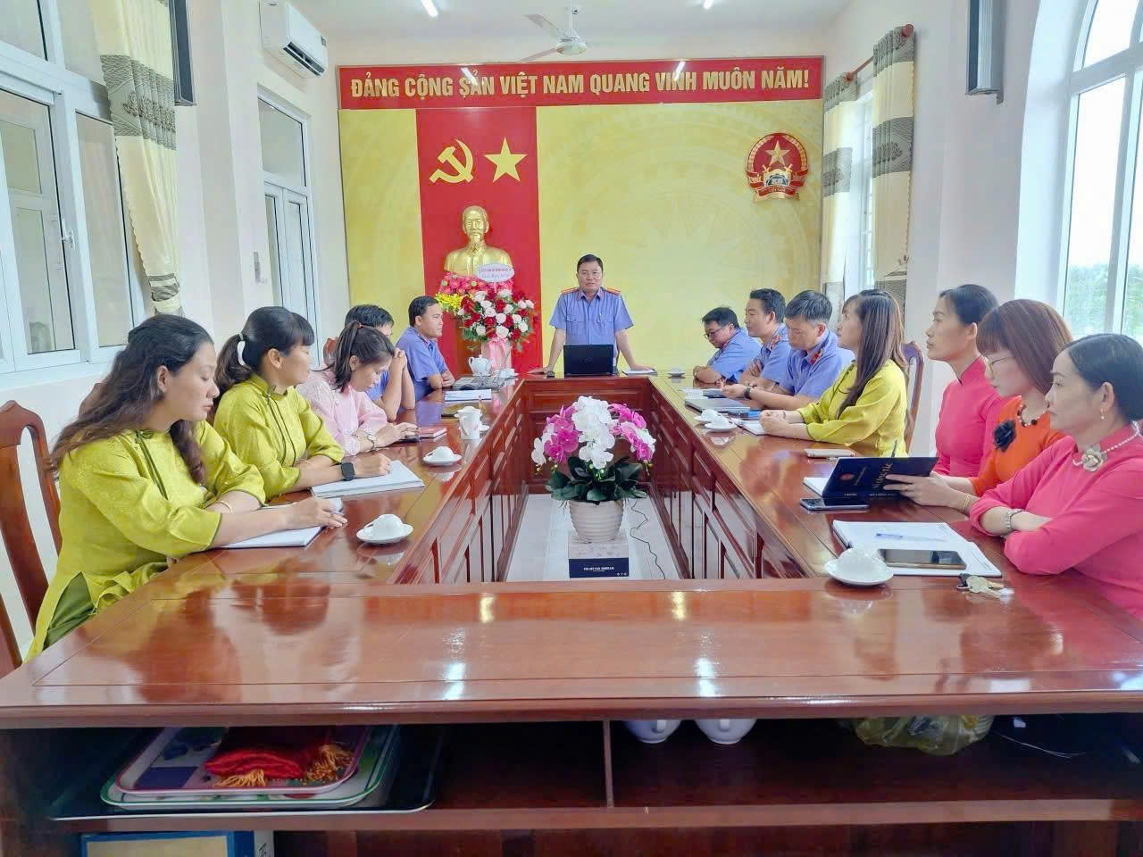 VKSND Khu vực 12 tổ chức họp mặt kỷ niệm 95 năm Ngày thành lập Hội Liên hiệp Phụ nữ Việt Nam (20/10/1930 – 20/10/2025)