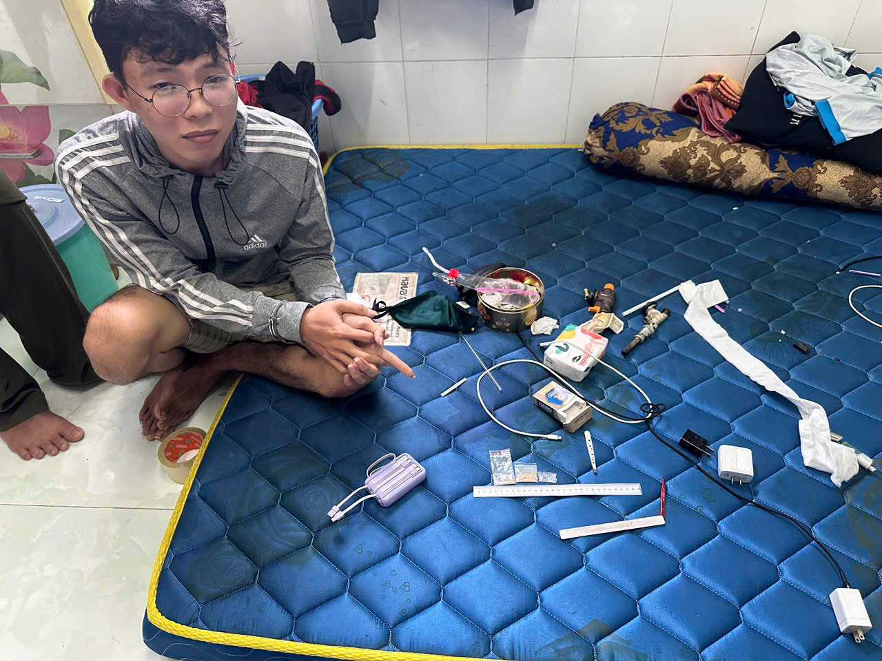 Phê chuẩn khởi tố bị can và lệnh tạm giam đối tượng Tàng trữ trái phép chất ma tuý