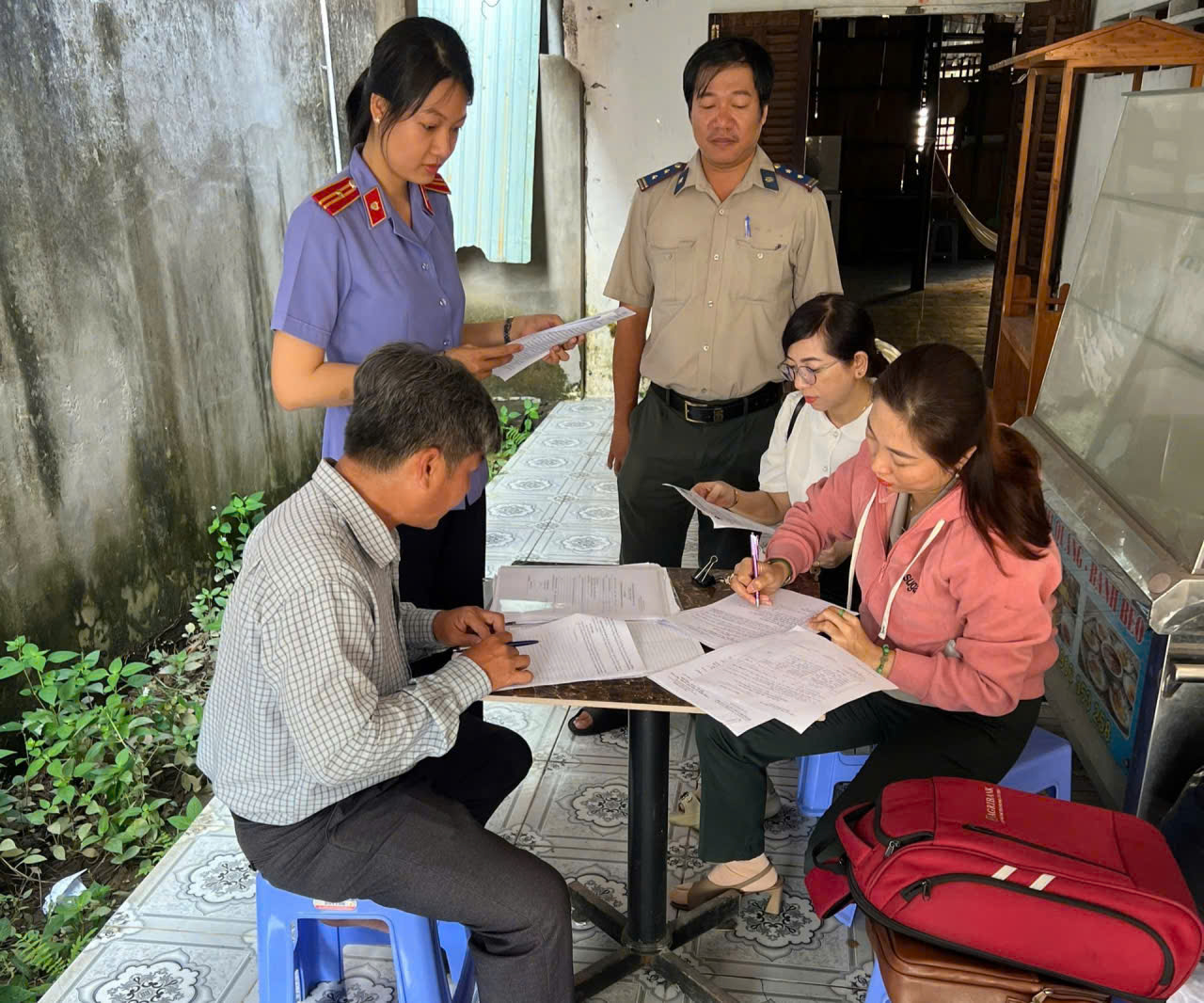 VKSND Khu vực 2 - Cần Thơ chú trọng công tác kiểm sát  việc cưỡng chế kê biên, xử lý tài sản thi hành án dân sự