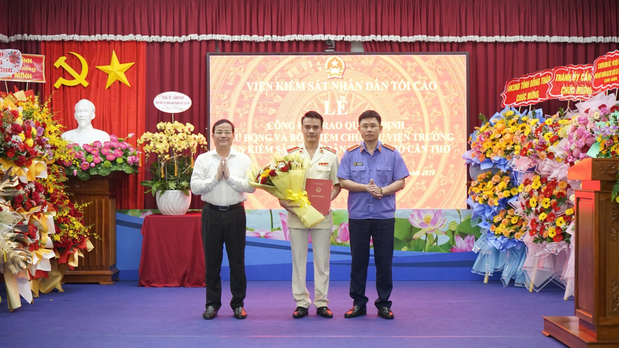 Lễ công bố và trao quyết định điều động, bổ nhiệm Viện trưởng Viện kiểm sát nhân dân thành phố Cần Thơ