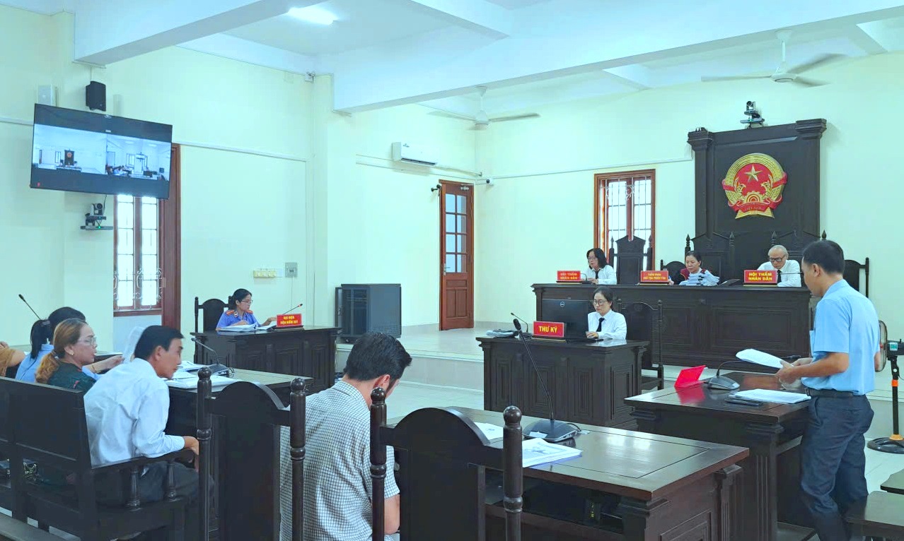 VKSND thành phố Cần Thơ kiểm sát xét xử vụ án hành chính về đất đai