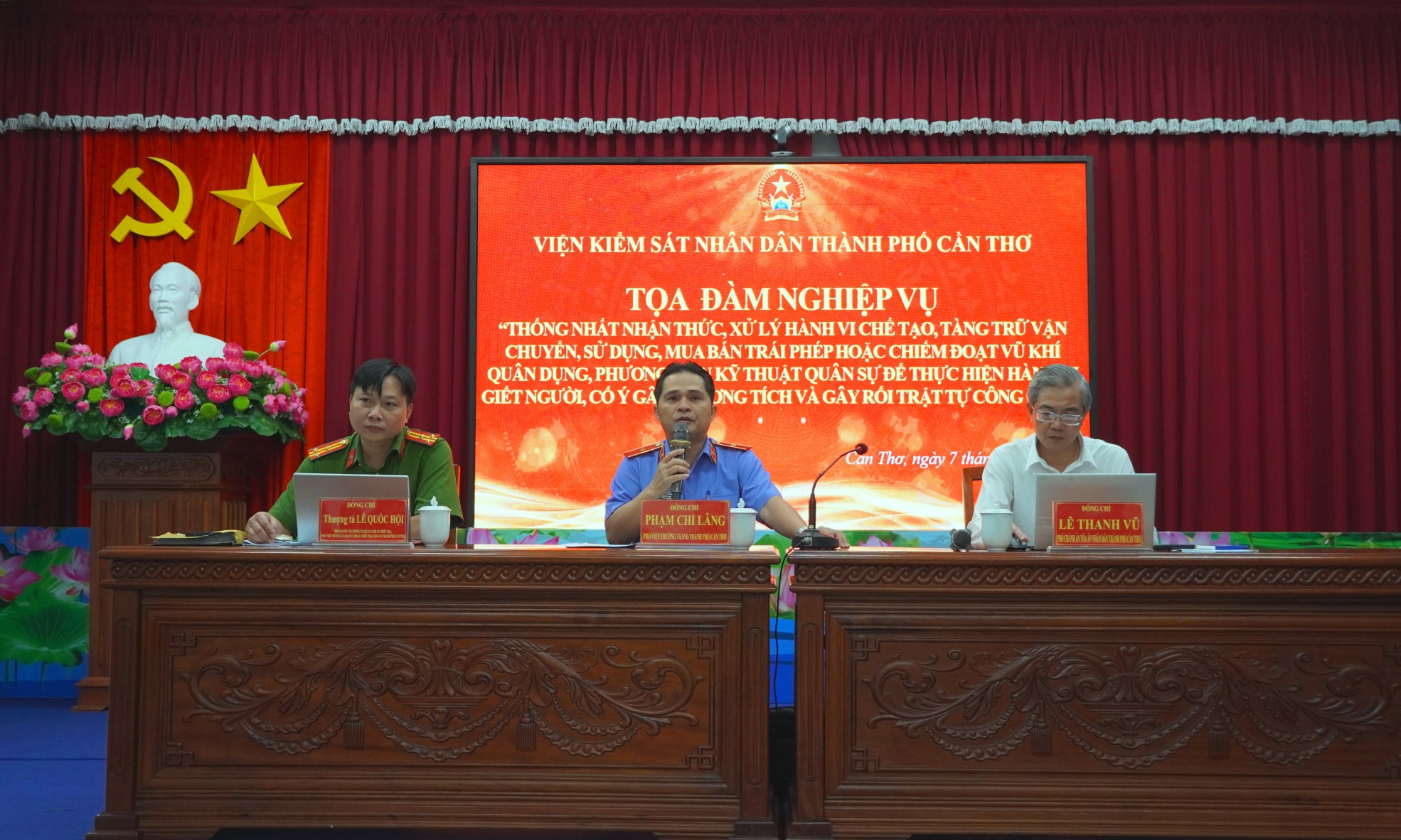 VKSND thành phố Cần Thơ tổ chức Tọa đàm nghiệp vụ thống nhất nhận thức trong xử lý các vụ án liên quan đến vũ khí quân dụng