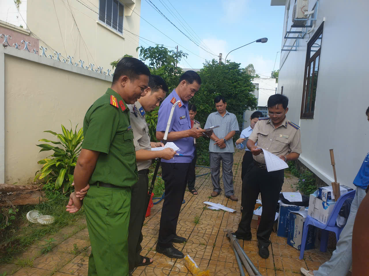  VKSND Khu vực 10 - Cần Thơ kiểm sát chặt chẽ việc tiêu huỷ vật chứng trong các vụ án hình sự 