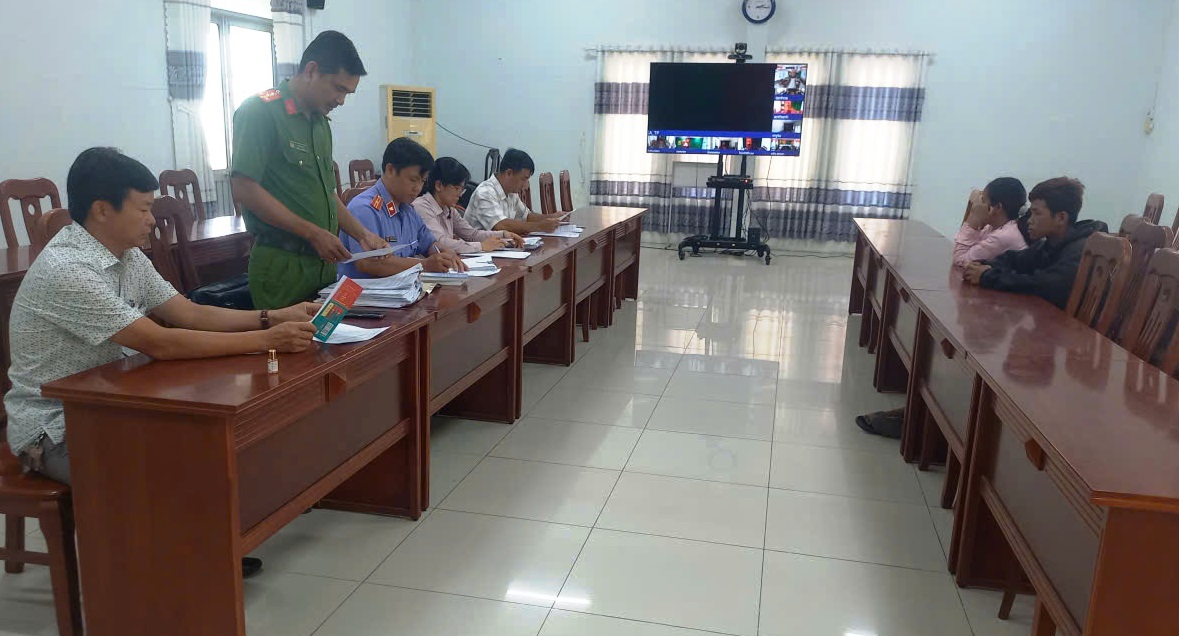 VKSND Khu vực 10 - Cần Thơ phối hợp Cơ quan Cảnh sát điều tra tiến hành xem xét áp dụng biện pháp xử lý chuyển hướng đối với người chưa thành niên phạm tội
