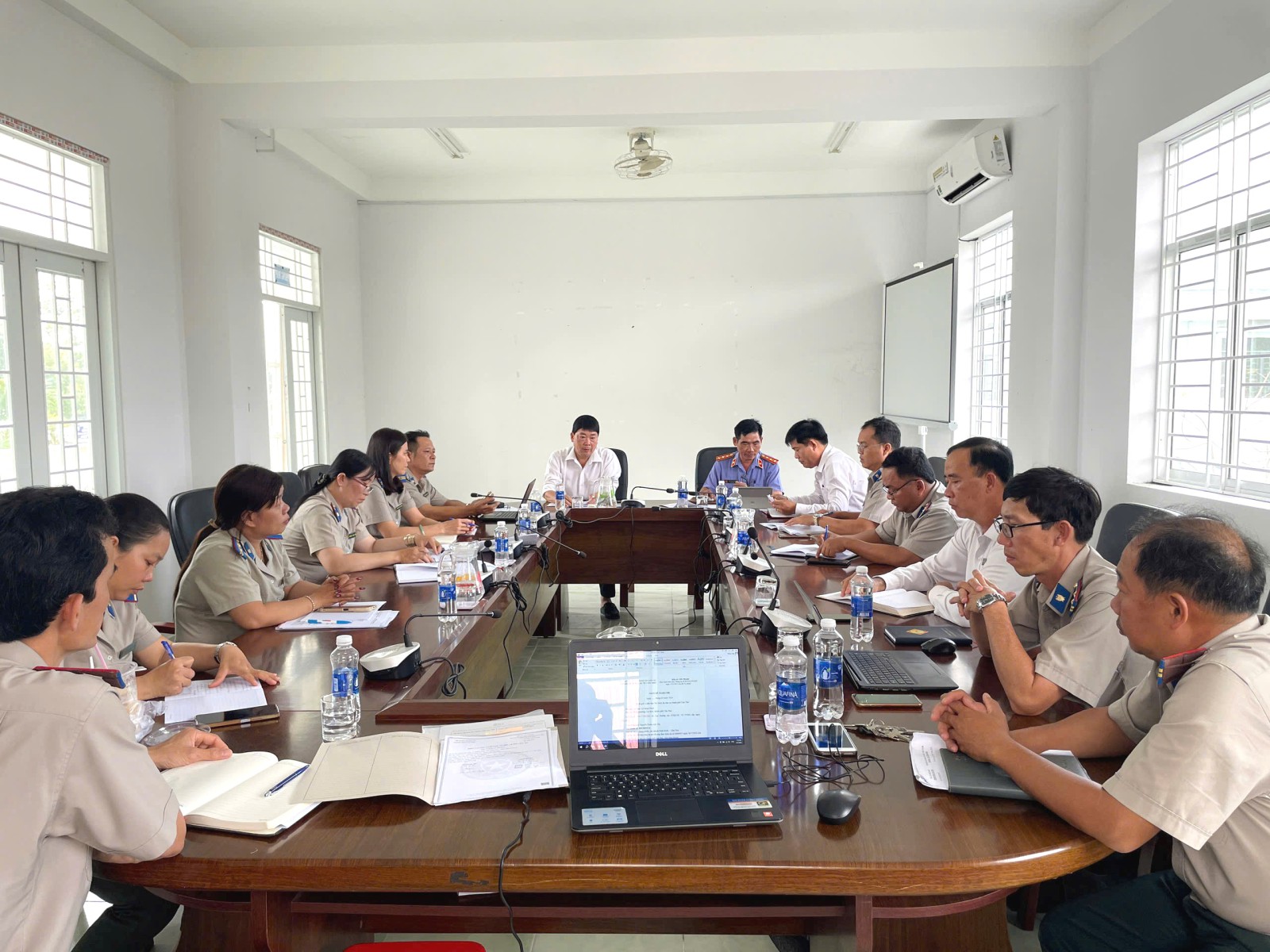 VKSND Khu vực 13 - Cần Thơ tăng cường phối hợp với Phòng Thi hành án dân sự trong công tác cưỡng chế thi hành án