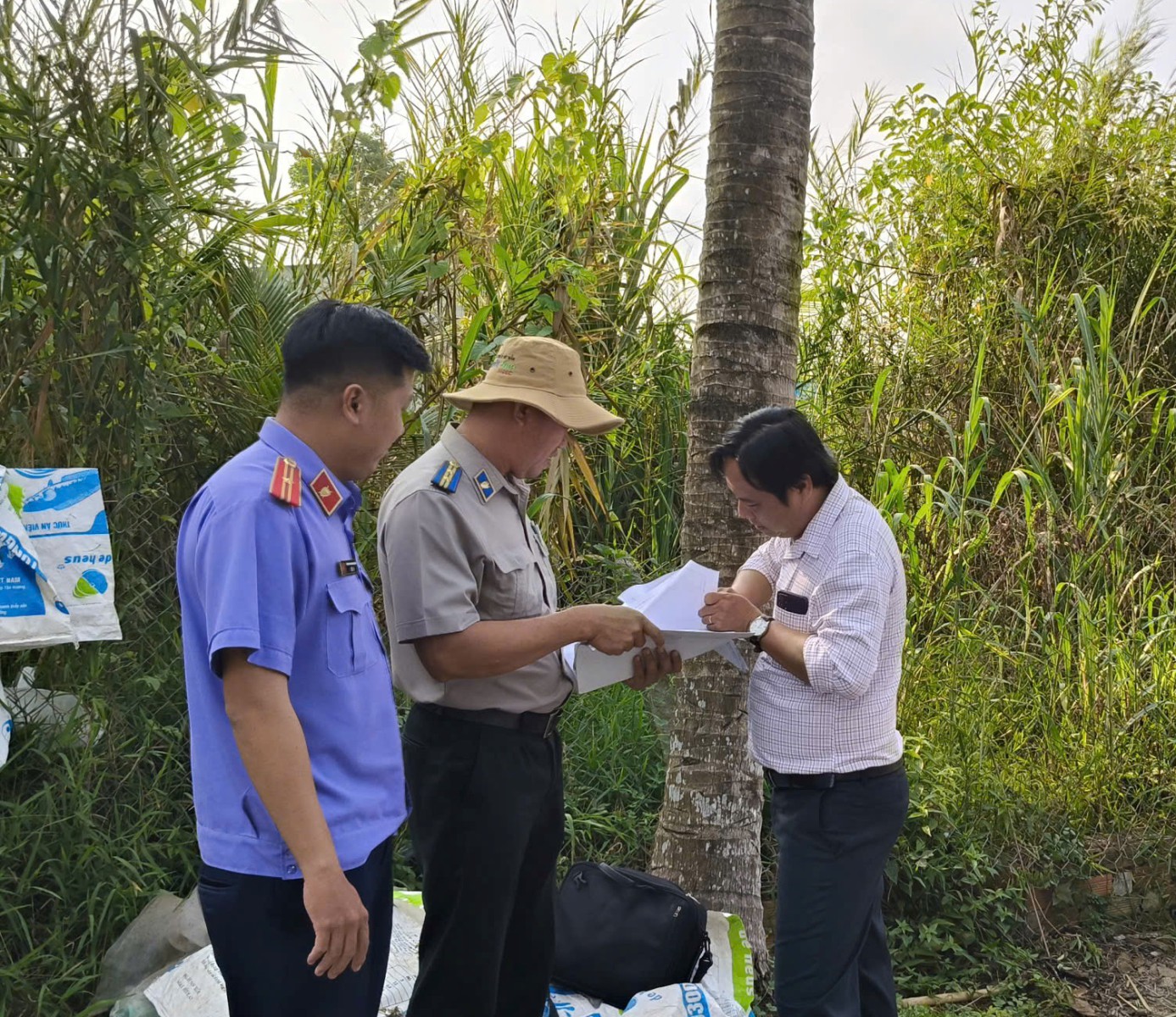 VKSND Khu vực 2 - Cần Thơ kiểm sát kê biên tài sản tại phường Thới Long