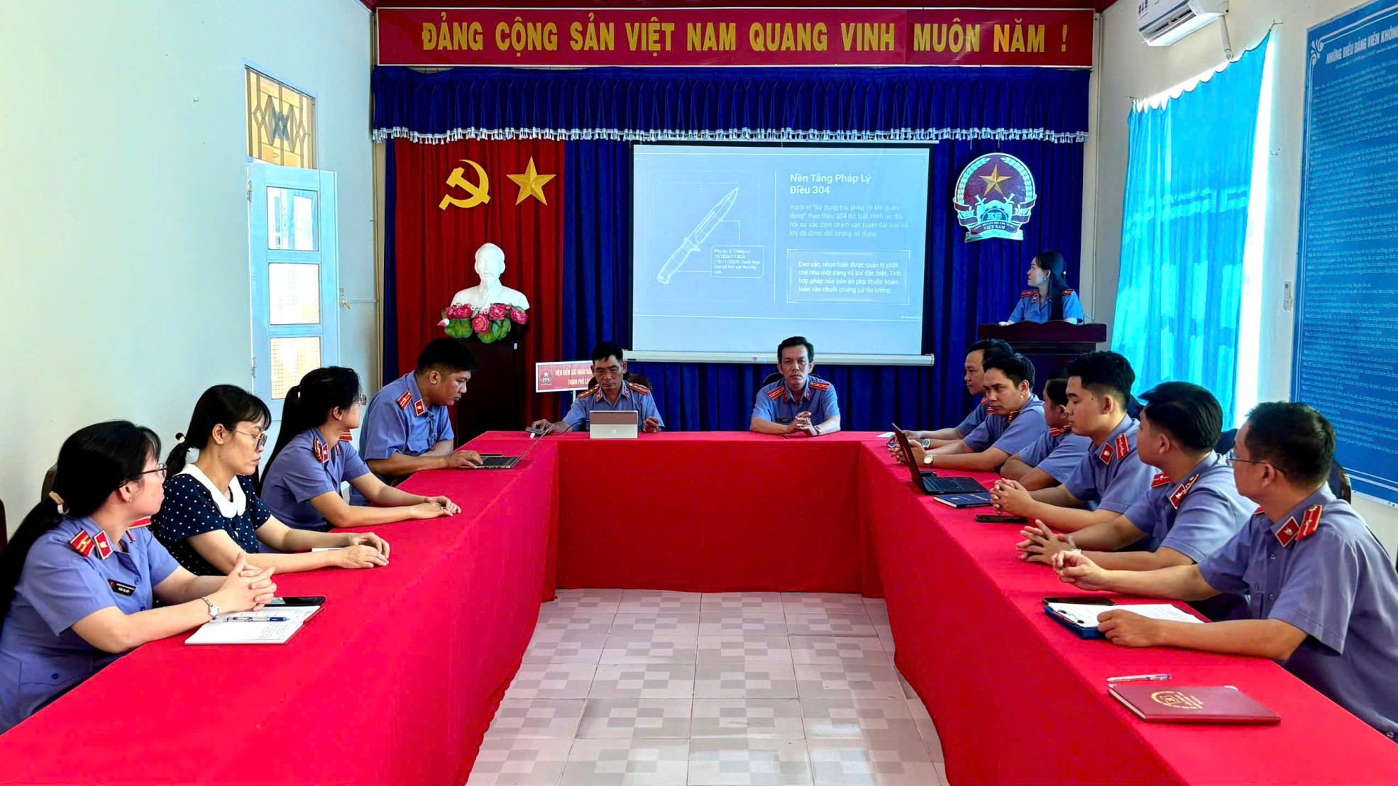VKSND Khu vực 13 tổ chức “Giờ pháp luật” về tội phạm theo Điều 304 Bộ luật Hình sự
