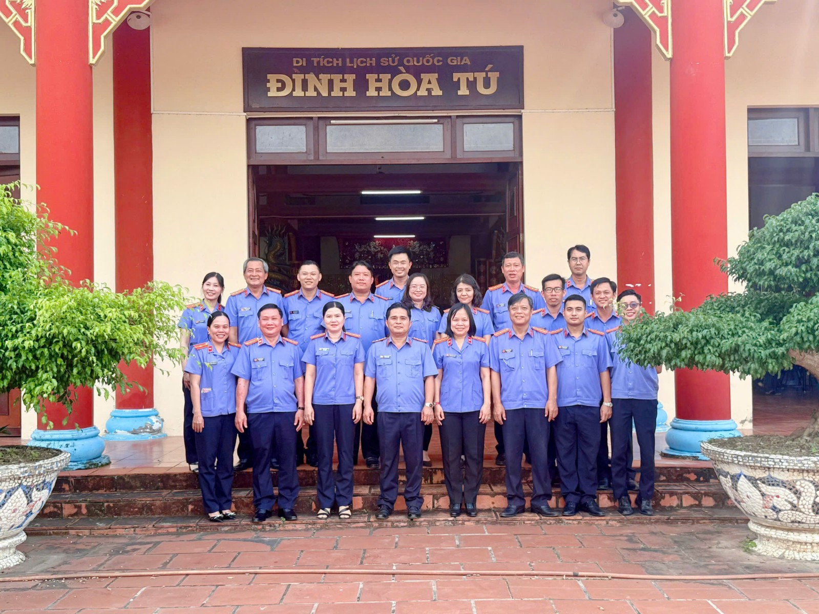 Cụm thi đua số 2 VKSND thành phố Cần Thơ:   Hoạt động về nguồn “Dâng hương Đình Hoà Tú”