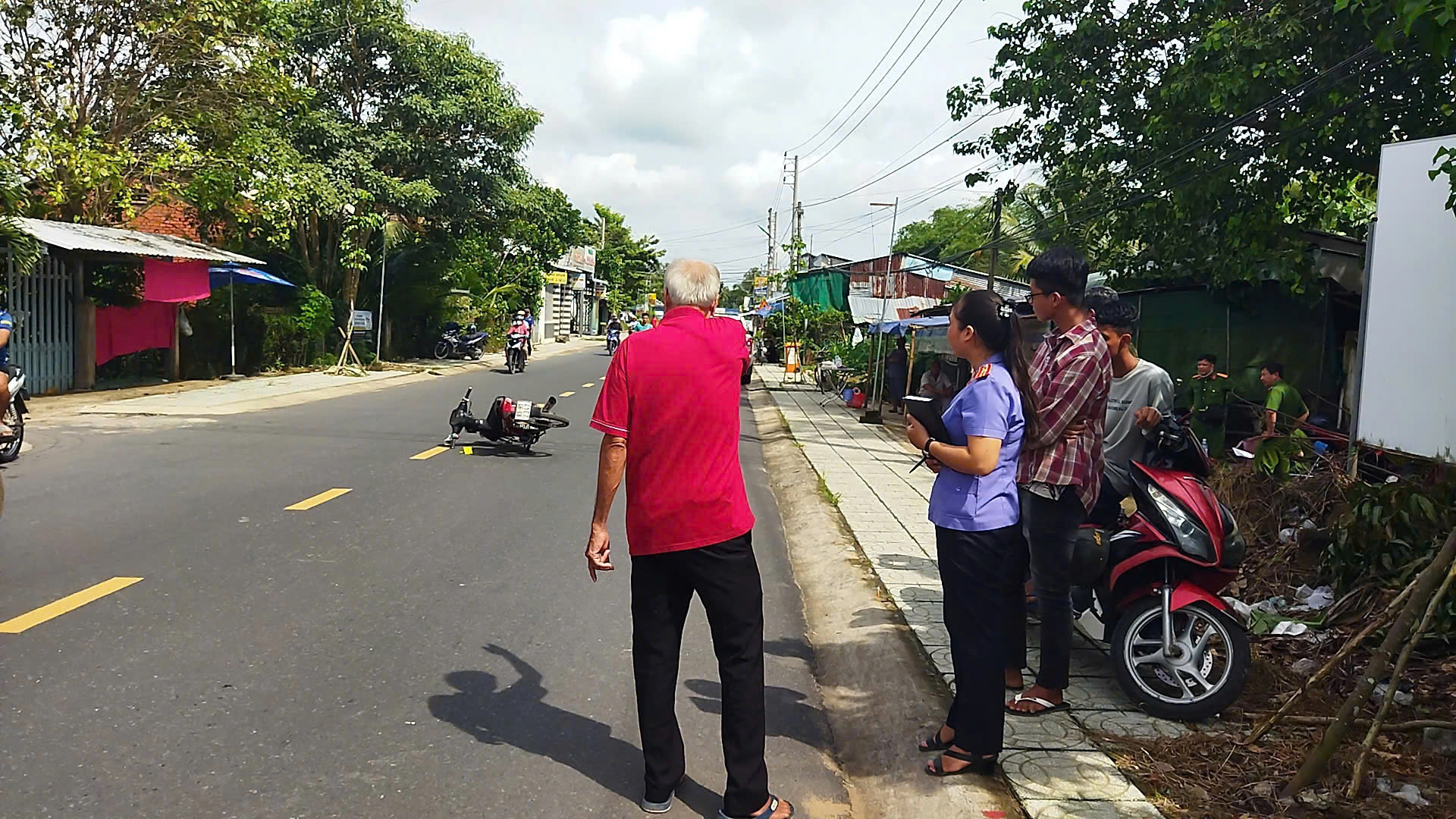 VKSND Khu vực 6 - Cần Thơ kiểm sát việc khám nghiệm hiện trường vụ tai nạn giao thông