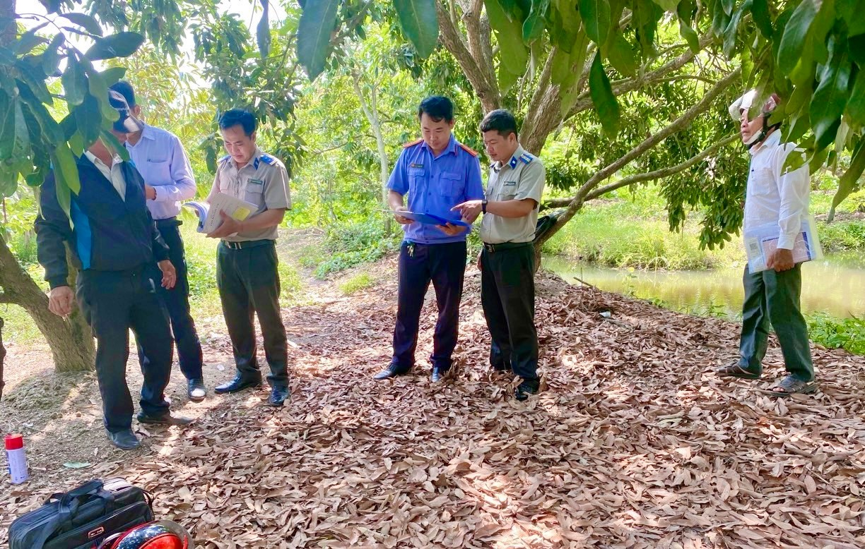 Viện kiểm sát nhân dân quận Ô Môn tham gia kiểm sát việc cưỡng chế thi hành án 