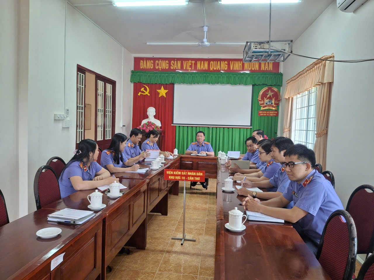  Chi bộ Viện kiểm sát nhân dân Khu vực 10 - Cần Thơ tăng cường nâng cao chất lượng sinh hoạt Chi bộ 