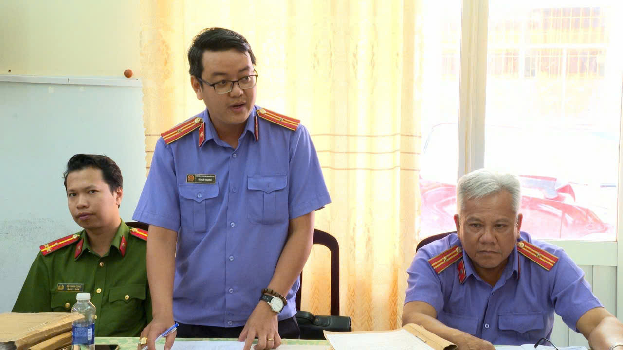 VKSND Khu vực 3 - Cần Thơ tham gia phiên họp xét rút ngắn thời gian thử thách của án treo