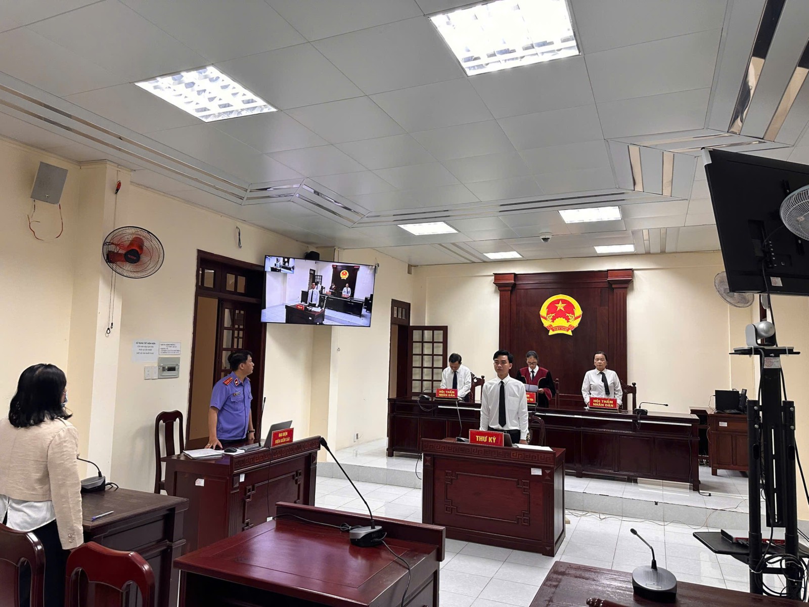 VKSND Khu vực 11 - Cần Thơ phối hợp xét xử trực tuyến, rút kinh nghiệm vụ án “Tàng trữ trái phép chất ma tuý” và “Trộm cắp tài sản”