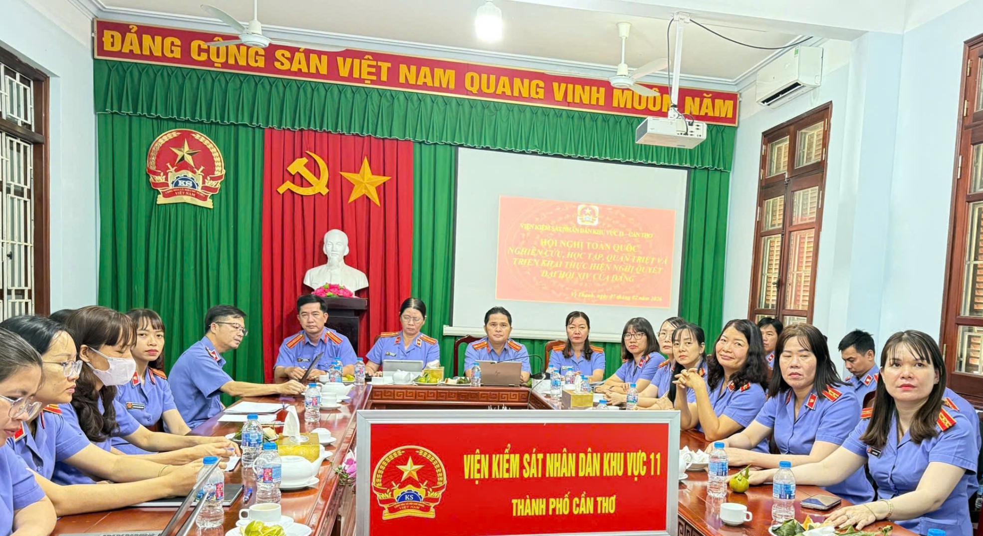 Đảng viên, công chức VKSND Khu vực 11  dự Hội nghị trực tuyến toàn quốc nghiên cứu, học tập, quán triệt và triển khai thực hiện Nghị quyết  Đại hội XIV của Đảng