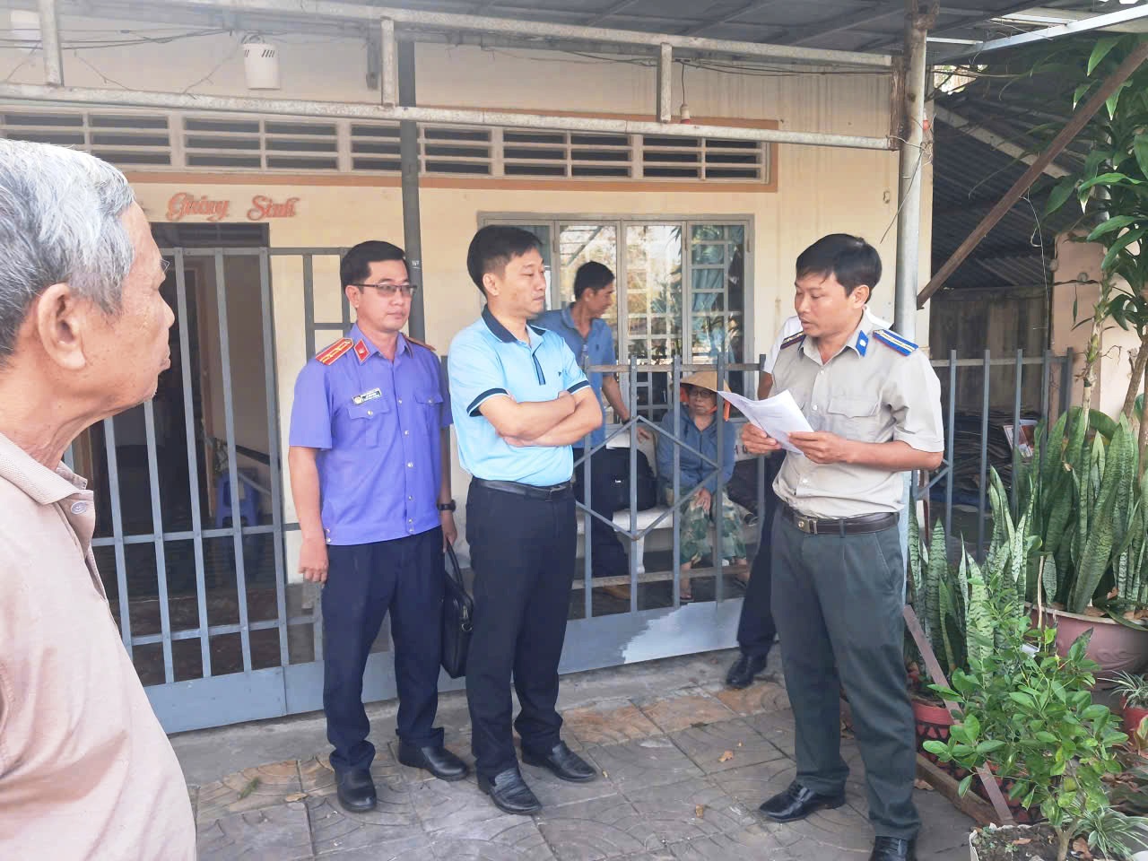 VKSND Khu vực 11 - Cần Thơ kiểm sát chặt chẽ việc cưỡng chế kê biên quyền sử dụng đất và tài sản gắn liền với đất