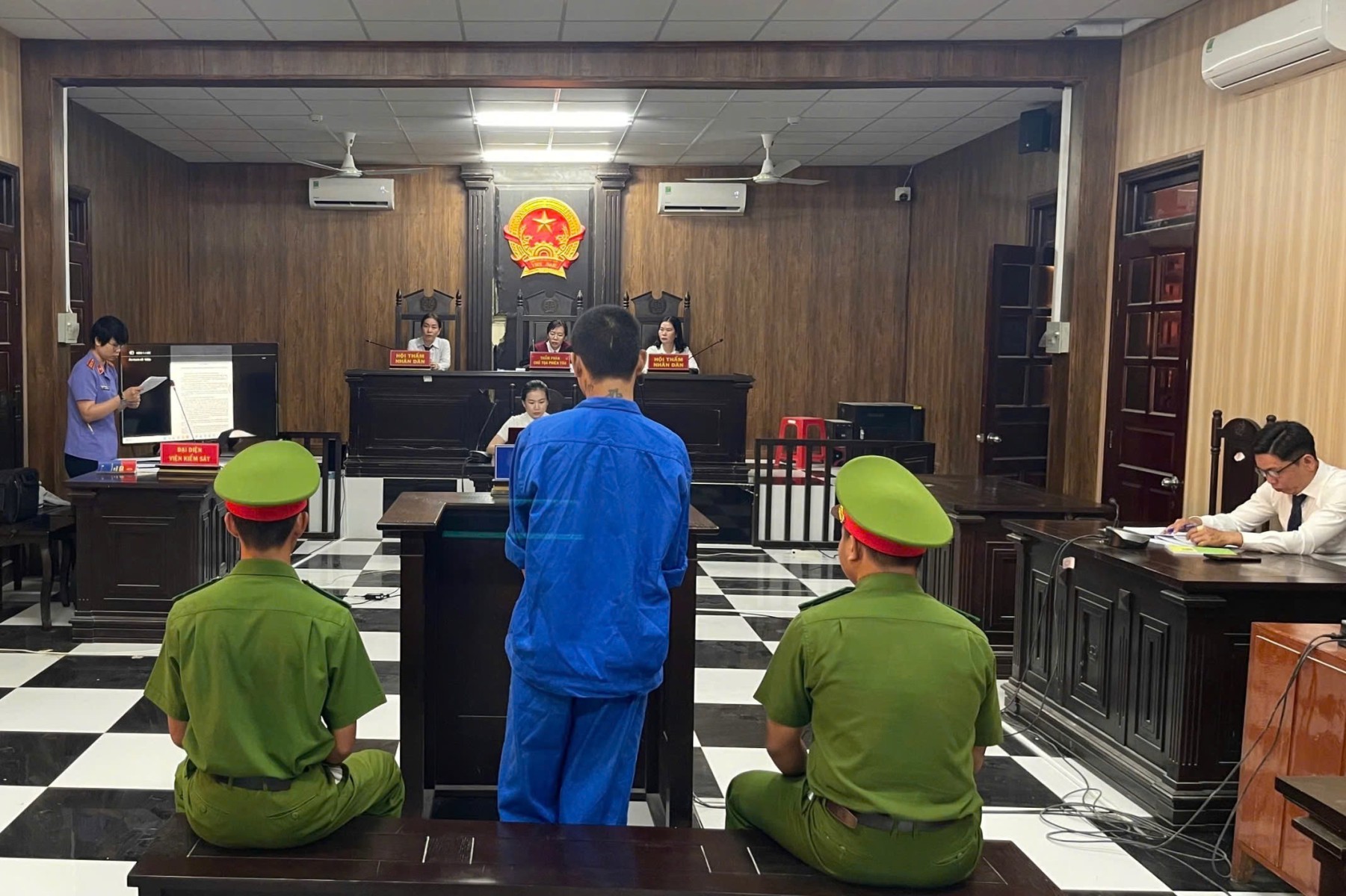 VKSND Khu vực 8 - Cần Thơ: Thực hành quyền công tố gắn với phòng ngừa tội phạm qua xét xử vụ án sử dụng trái phép chất ma tuý