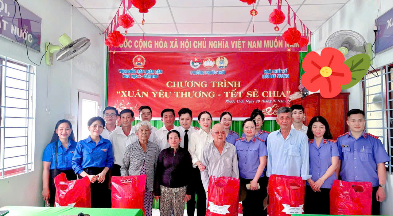 VKSND Khu vực 2 - Cần Thơ trao quà Tết các hộ nghèo tại phường Phước Thới